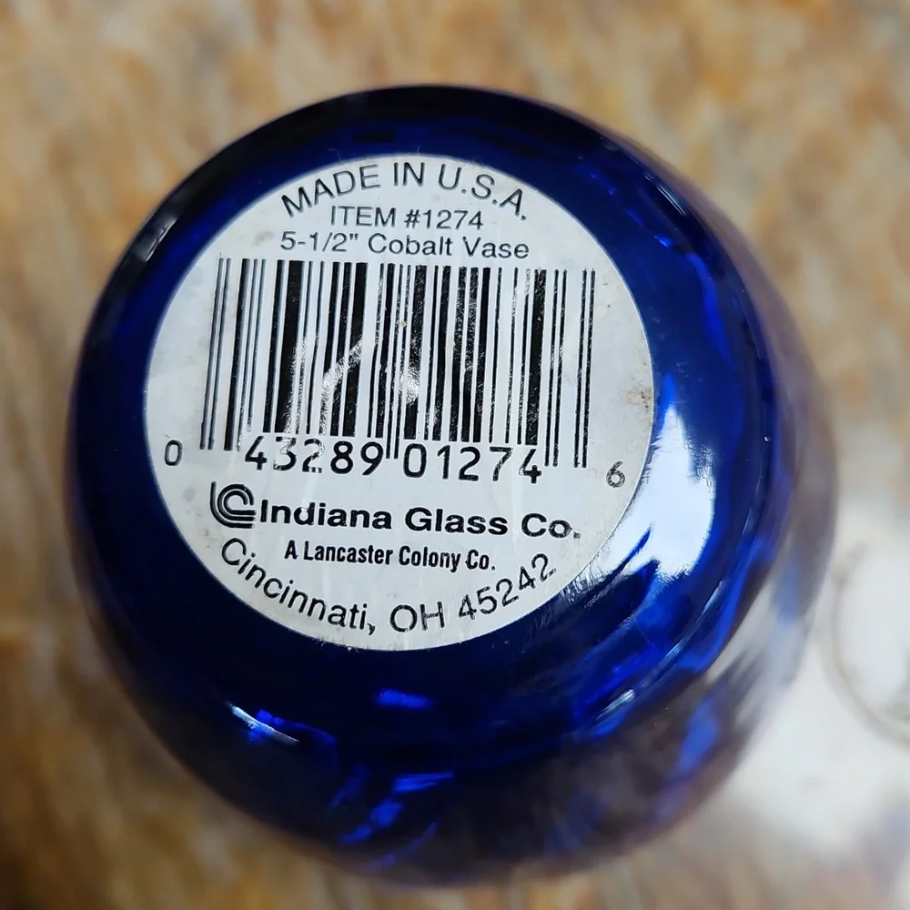 INDIANA GLASS CO. Cobalt Blue Glass Flower Vase